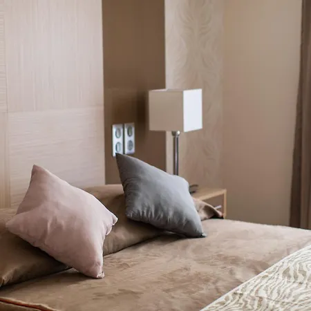 Zenao Lägenhetshotell Fréjus