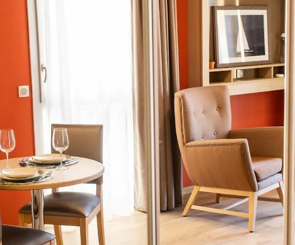 Zenao アパートホテル 3*